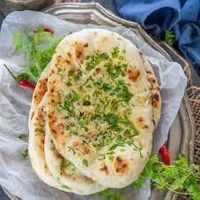 CHEESE NAAN / GARLIC NAAN 