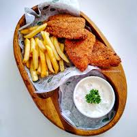 FISH ‘N’ CHIPS