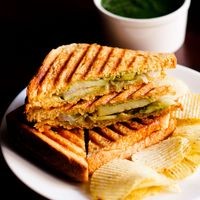 CHOICE OF PLAIN / TOASTED / GRILLED SANDWICH WITH FILLING OF CHOICE: